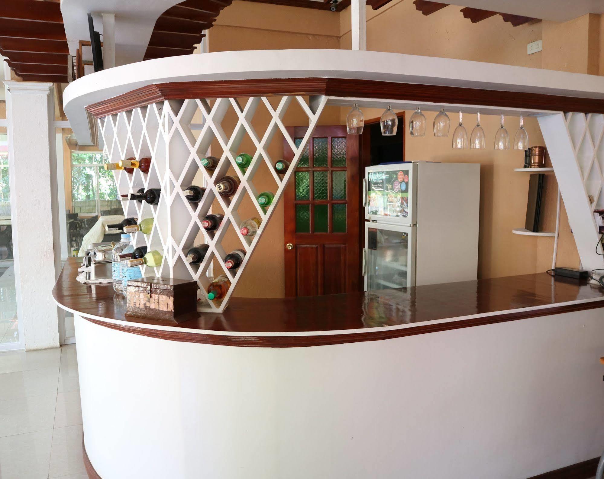 Cambriza Suites Panglao Exterior photo